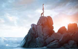 欧冠看完只剩一句：太阳这套临场战术谁想出来的，太像被喂了刀